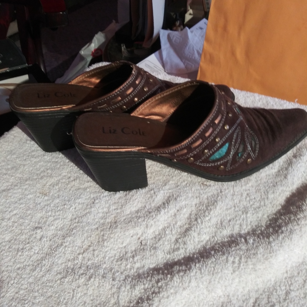 MULE SHOES